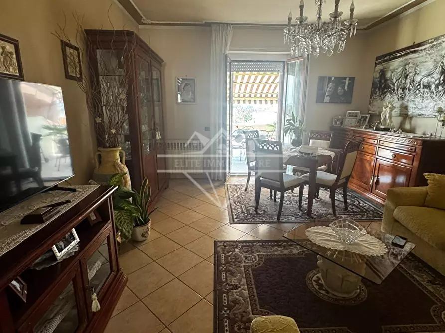 Immagine 4 di Appartamento in vendita  a Carrara