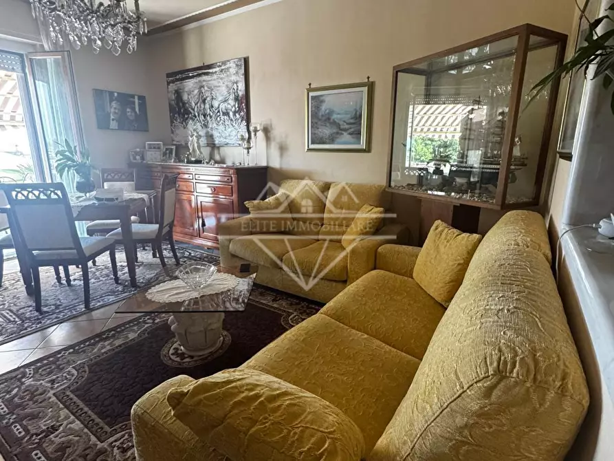 Immagine 5 di Appartamento in vendita  a Carrara