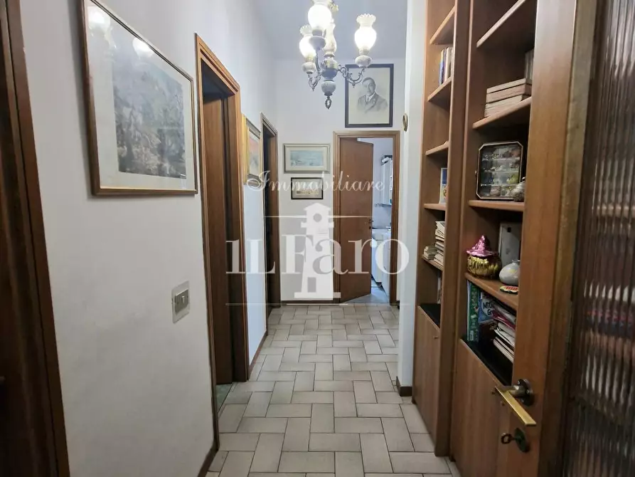 Immagine 12 di Appartamento in vendita  a Firenze