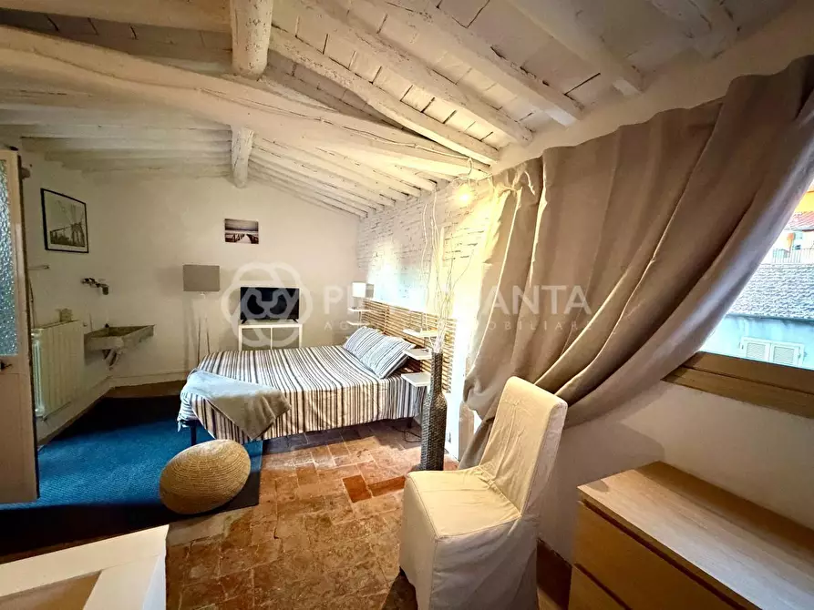 Immagine 5 di Appartamento in vendita  a Pietrasanta