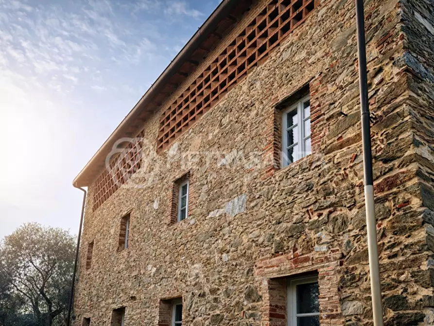 Immagine 1 di Rustico / casale in vendita  a Camaiore