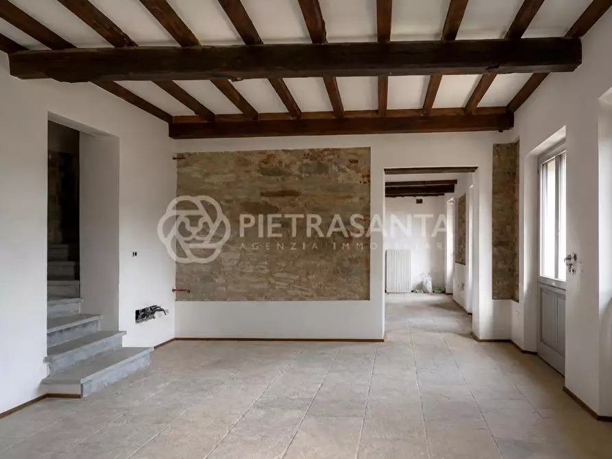 Immagine 5 di Rustico / casale in vendita  a Camaiore