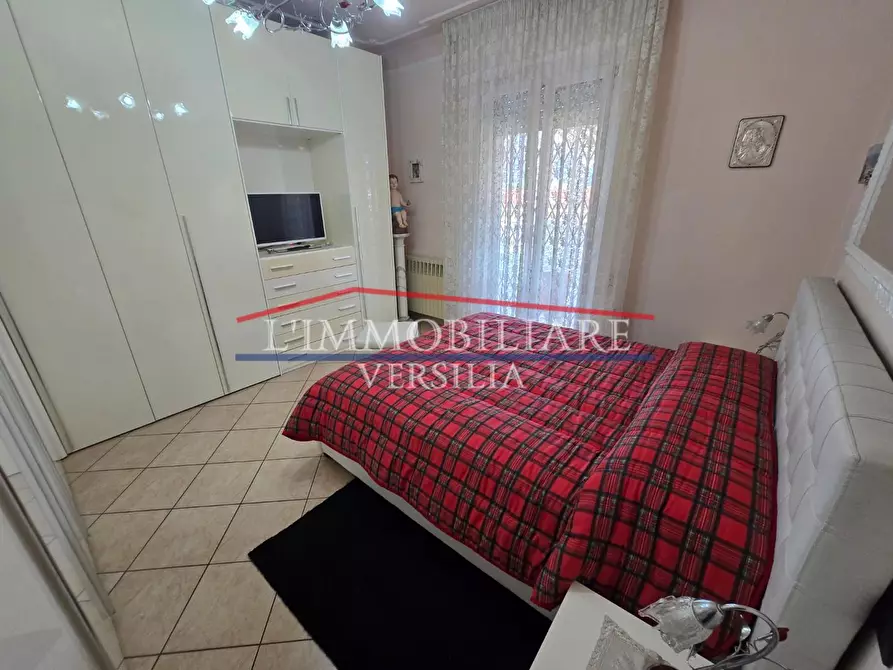 Immagine 17 di Mansarda in vendita  a Carrara