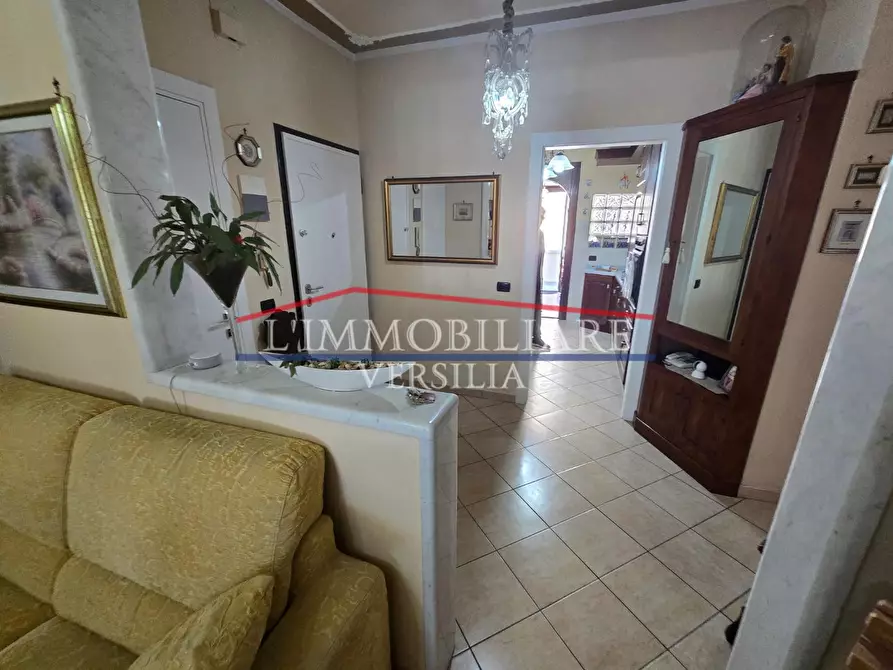 Immagine 10 di Mansarda in vendita  a Carrara