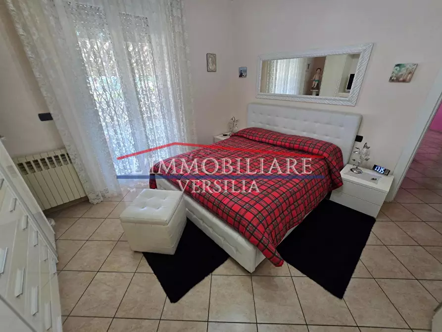 Immagine 18 di Mansarda in vendita  a Carrara