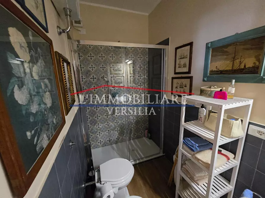 Immagine 17 di Appartamento in vendita  a Carrara