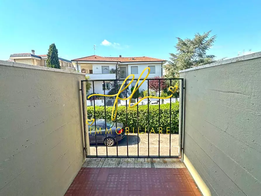 Immagine 23 di Appartamento in vendita  a Cecina
