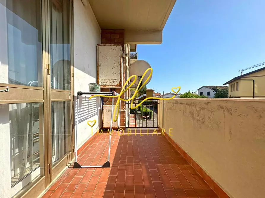 Immagine 11 di Appartamento in vendita  a Cecina