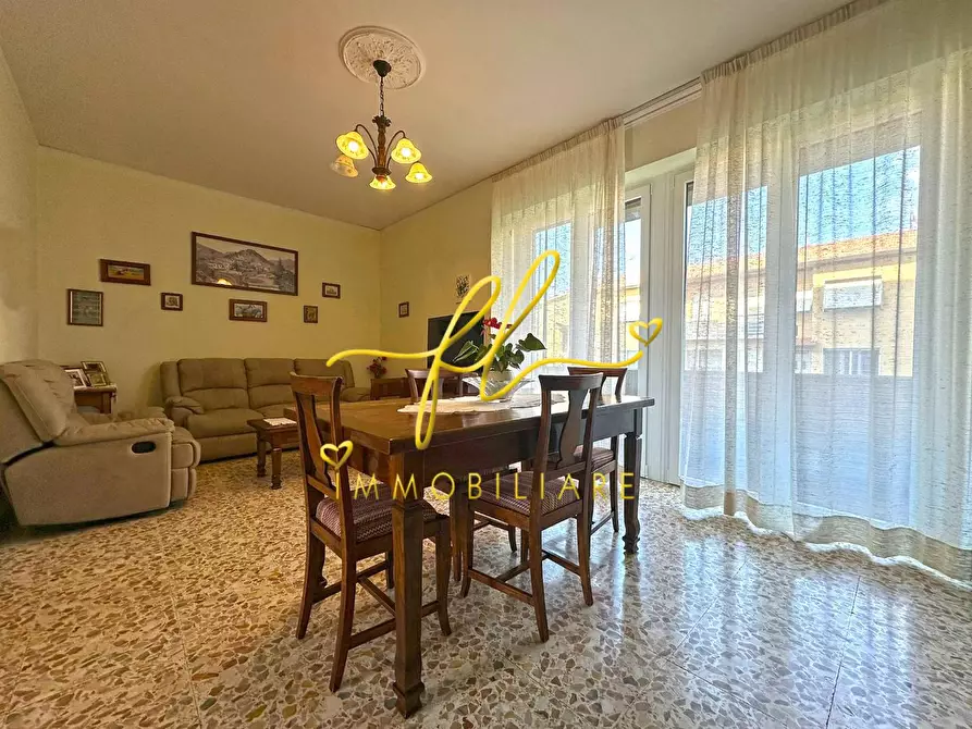 Immagine 1 di Appartamento in vendita  a Cecina