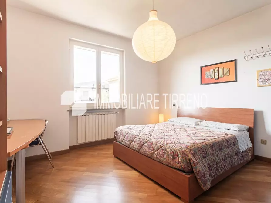Immagine 22 di Villa in vendita  a Massa