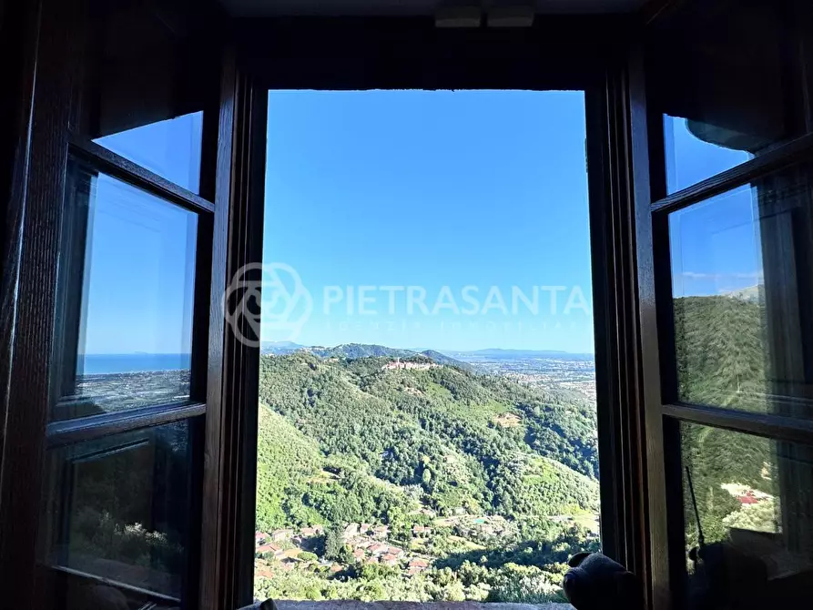 Immagine 33 di Casa colonica in vendita  a Pietrasanta