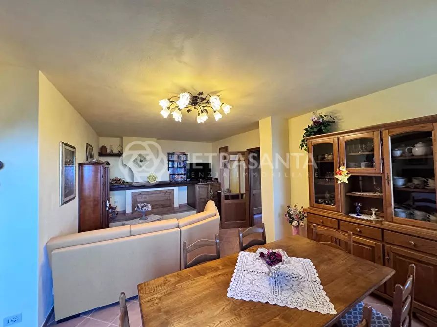 Immagine 9 di Casa colonica in vendita  a Pietrasanta