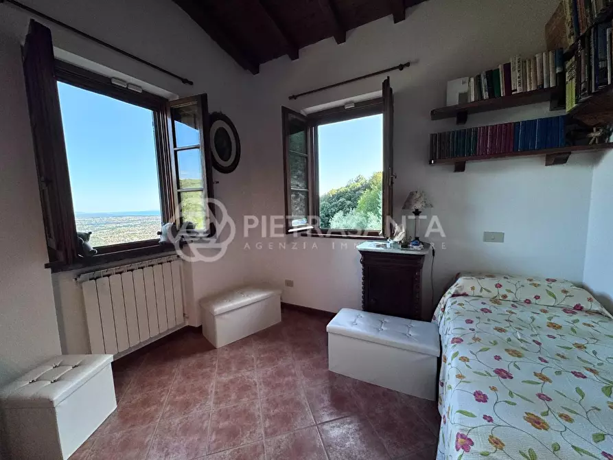Immagine 29 di Casa colonica in vendita  a Pietrasanta