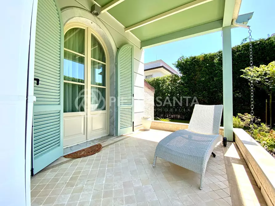 Immagine 17 di Villa in vendita  a Pietrasanta