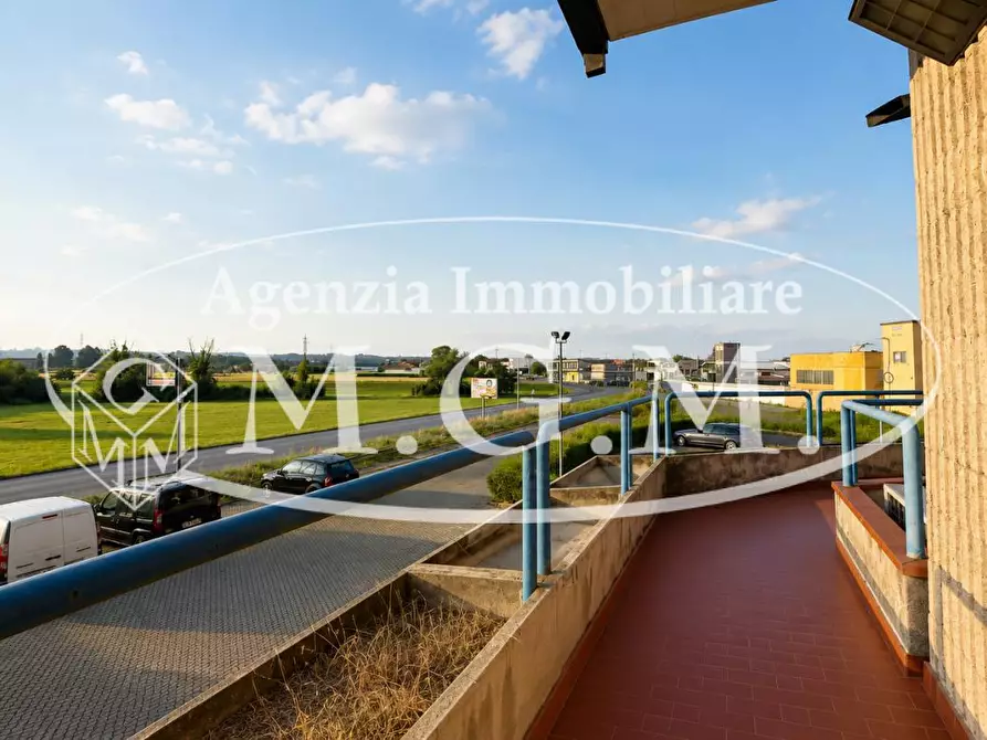 Immagine 2 di Ufficio in vendita  a Bientina
