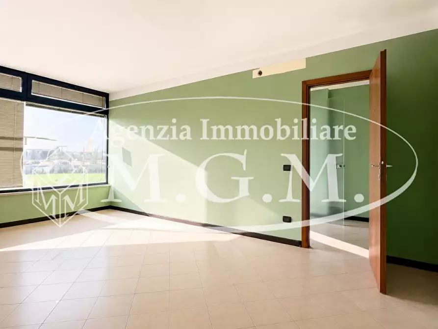Immagine 10 di Ufficio in vendita  a Bientina