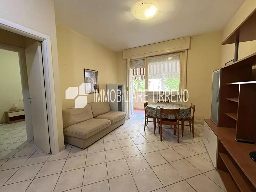 Immagine 2 di Appartamento in vendita  a Carrara