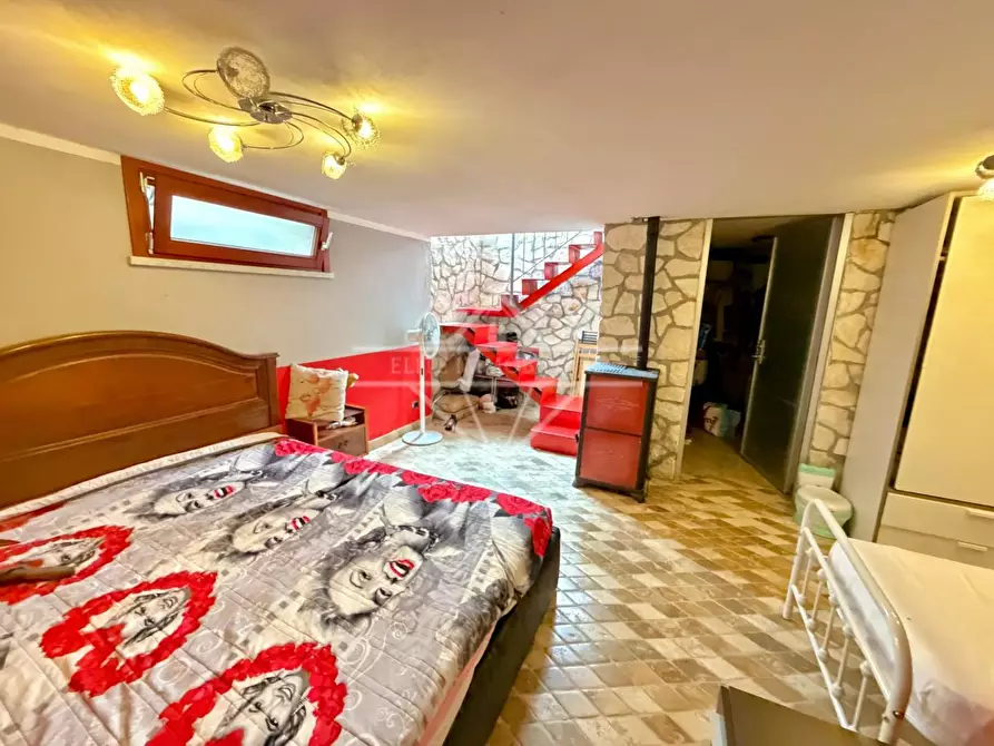 Immagine 17 di Casa quadrifamiliare in vendita  a Ortonovo