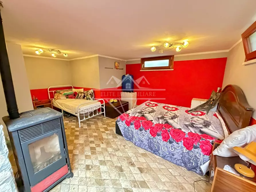 Immagine 16 di Casa quadrifamiliare in vendita  a Ortonovo