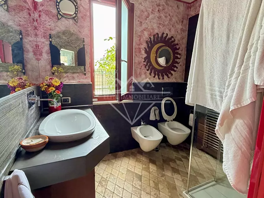 Immagine 13 di Casa quadrifamiliare in vendita  a Ortonovo