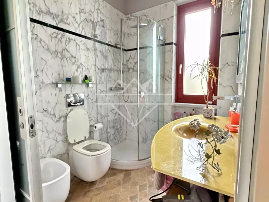 Immagine 12 di Casa quadrifamiliare in vendita  a Ortonovo