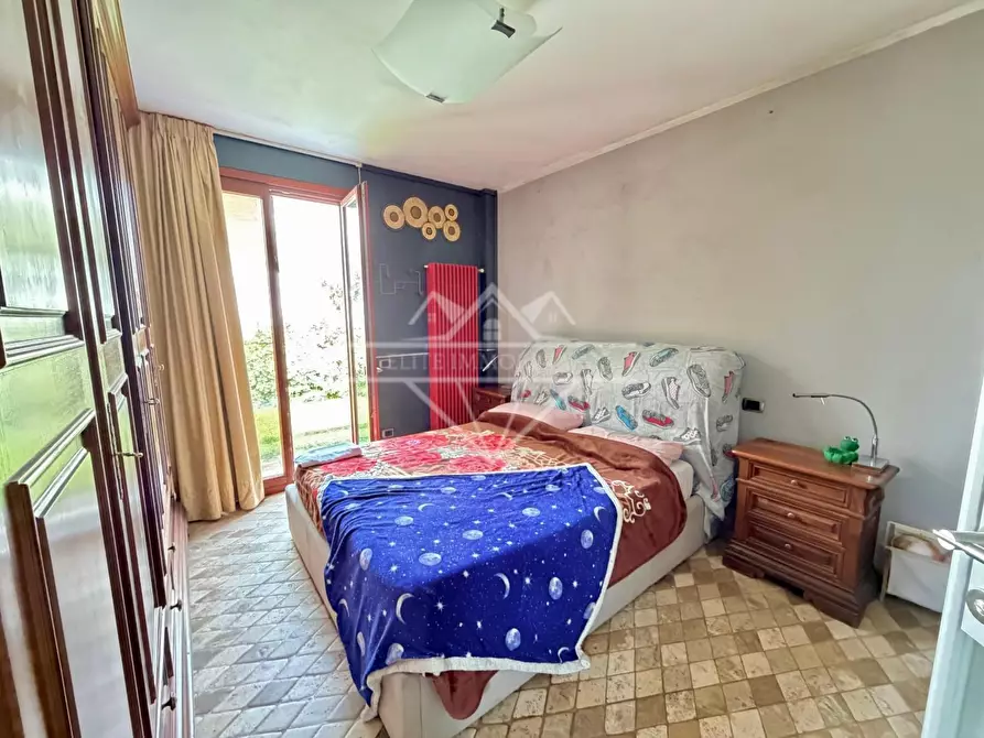 Immagine 11 di Casa quadrifamiliare in vendita  a Ortonovo