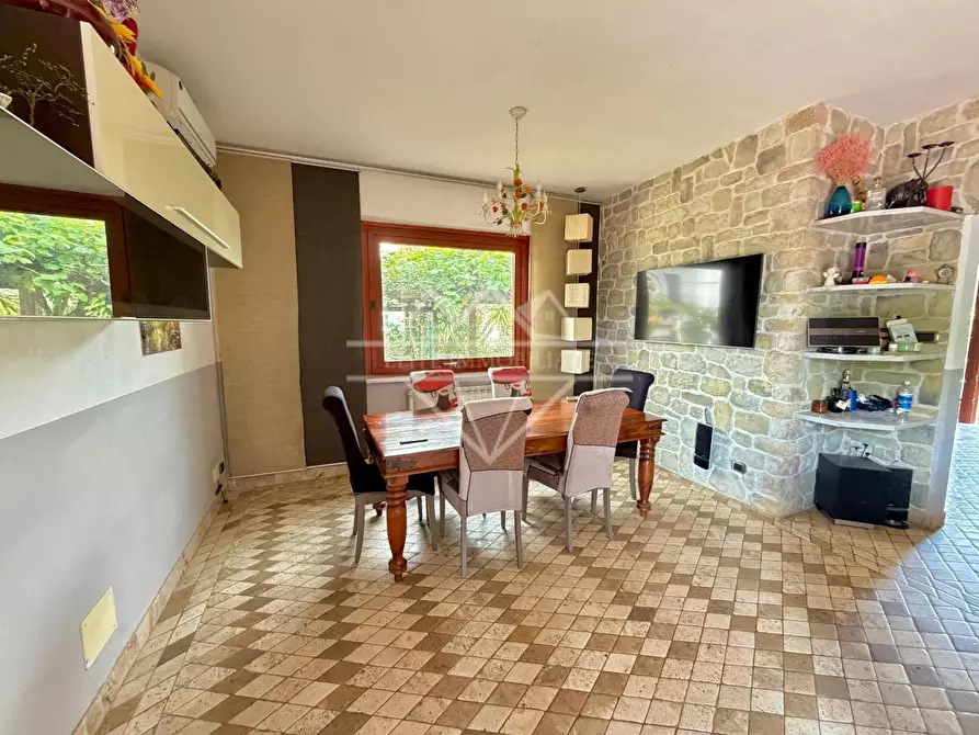 Immagine 4 di Casa quadrifamiliare in vendita  a Ortonovo