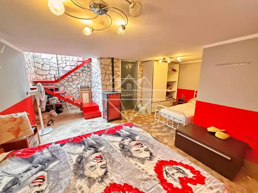 Immagine 15 di Casa quadrifamiliare in vendita  a Ortonovo