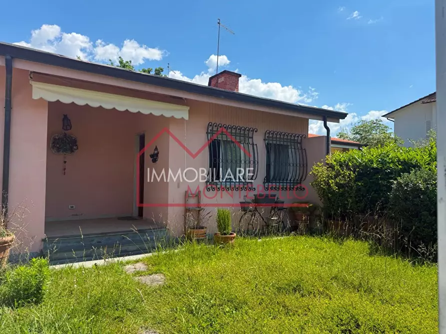 Immagine 22 di Casa bifamiliare in vendita  a Forte Dei Marmi