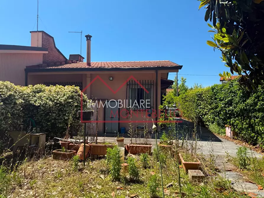 Immagine 26 di Casa bifamiliare in vendita  a Forte Dei Marmi