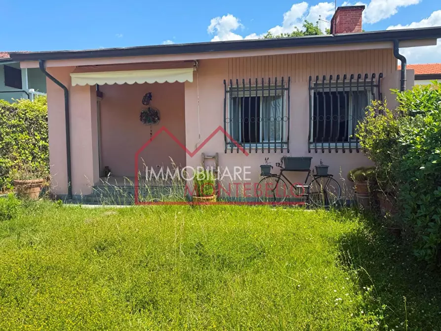 Immagine 23 di Casa bifamiliare in vendita  a Forte Dei Marmi