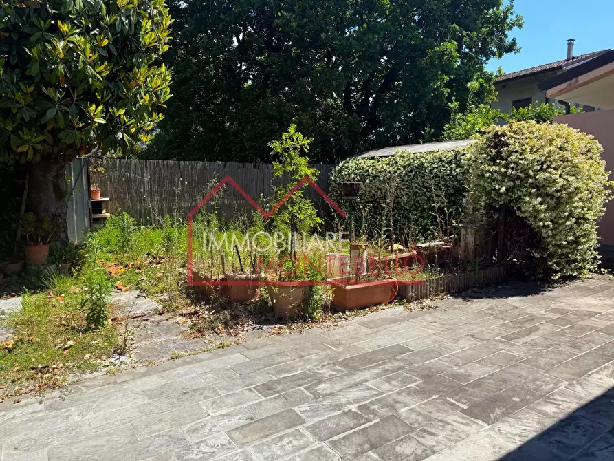 Immagine 25 di Casa bifamiliare in vendita  a Forte Dei Marmi