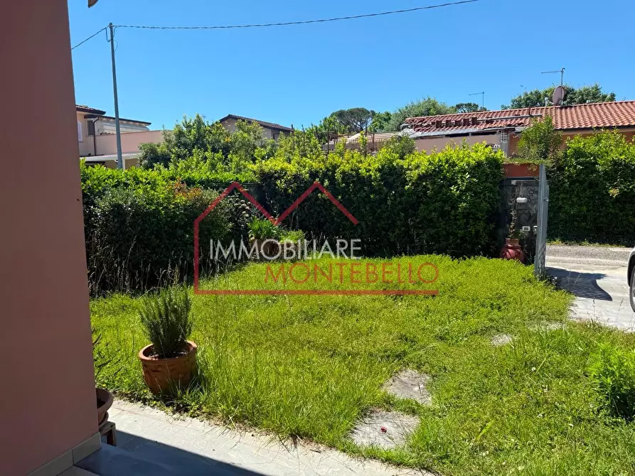 Immagine 21 di Casa bifamiliare in vendita  a Forte Dei Marmi