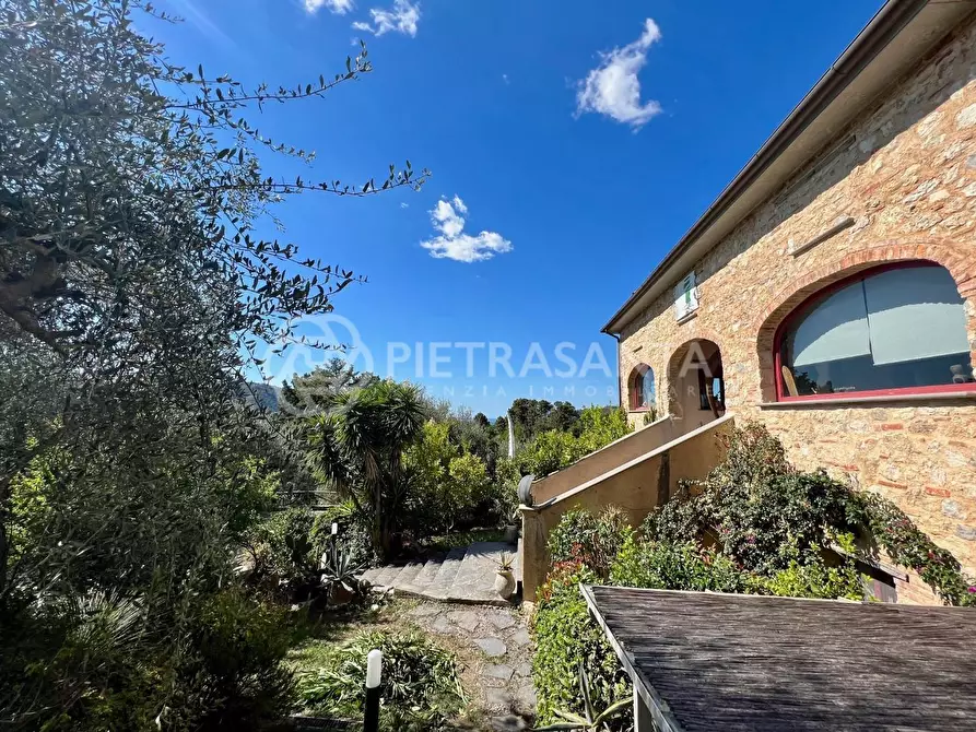 Immagine 2 di Rustico / casale in vendita  a Camaiore