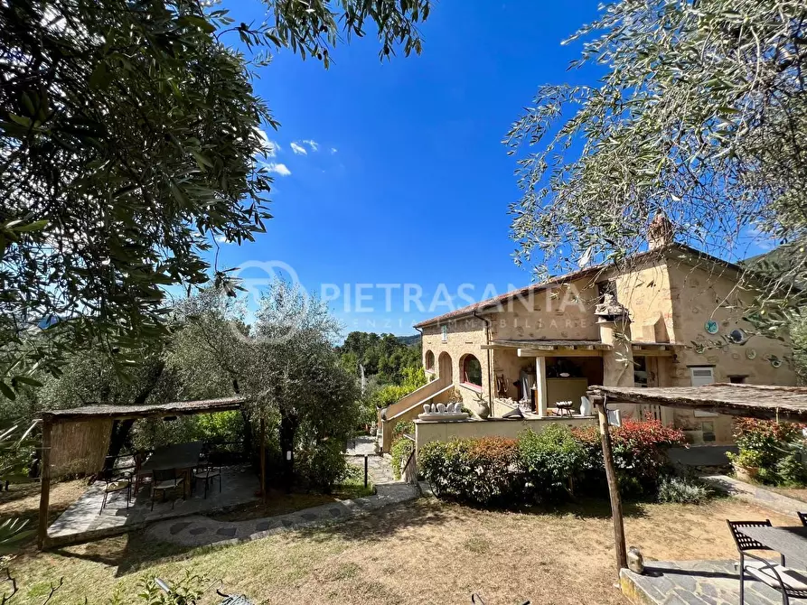 Immagine 29 di Rustico / casale in vendita  a Camaiore