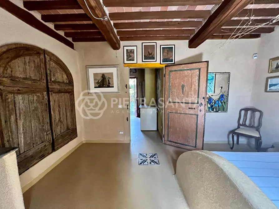 Immagine 22 di Rustico / casale in vendita  a Camaiore