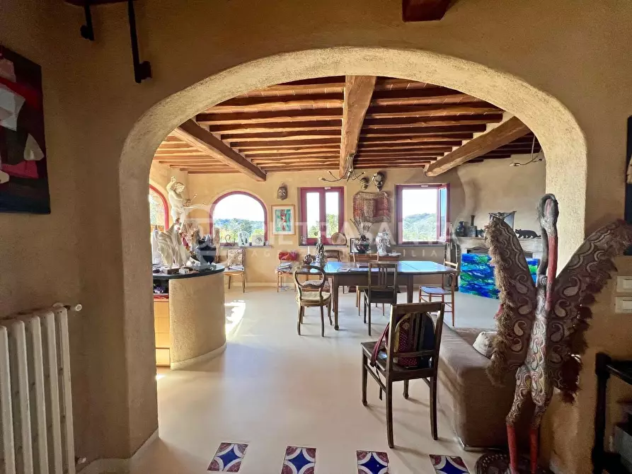 Immagine 12 di Rustico / casale in vendita  a Camaiore