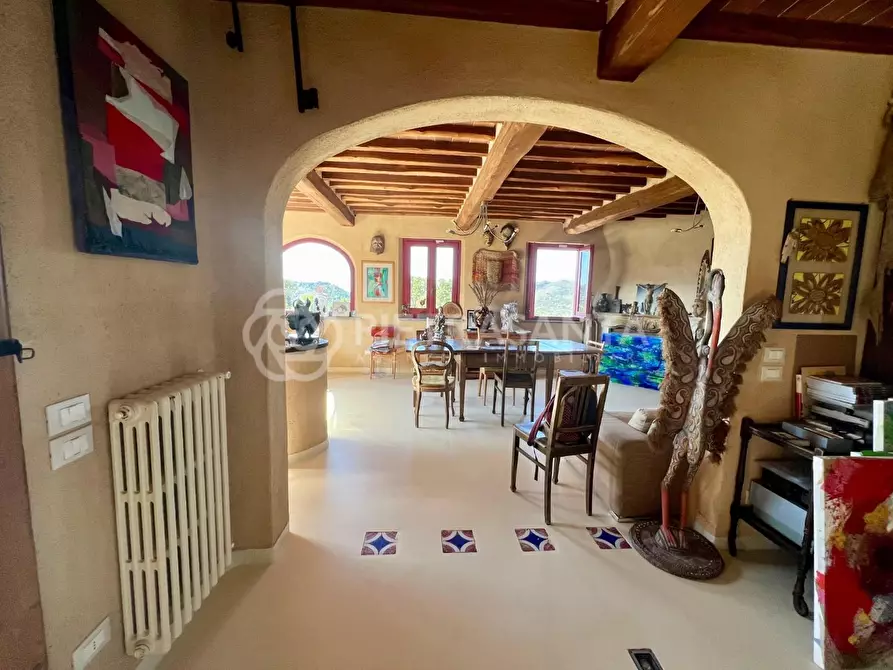 Immagine 11 di Rustico / casale in vendita  a Camaiore
