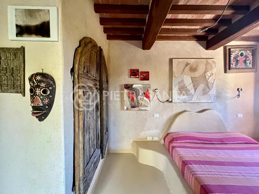 Immagine 17 di Rustico / casale in vendita  a Camaiore