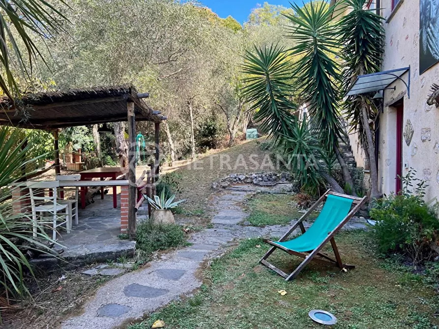 Immagine 16 di Rustico / casale in vendita  a Camaiore