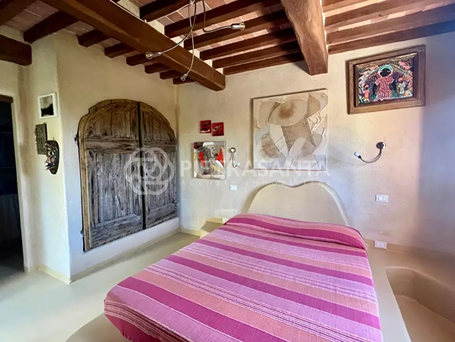 Immagine 18 di Rustico / casale in vendita  a Camaiore