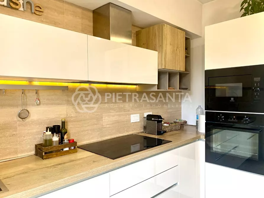 Immagine 8 di Villa in vendita  a Pietrasanta
