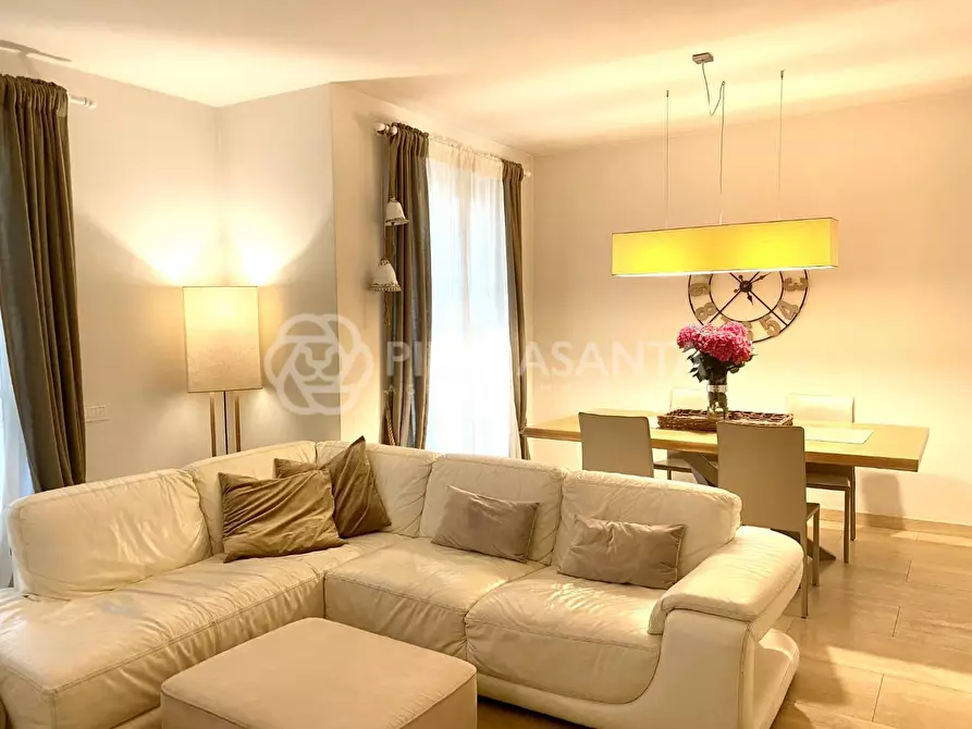 Immagine 12 di Villa in vendita  a Pietrasanta