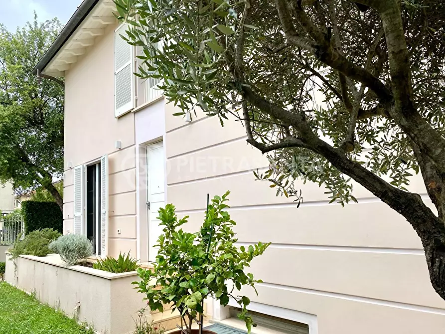 Immagine 25 di Villa in vendita  a Pietrasanta