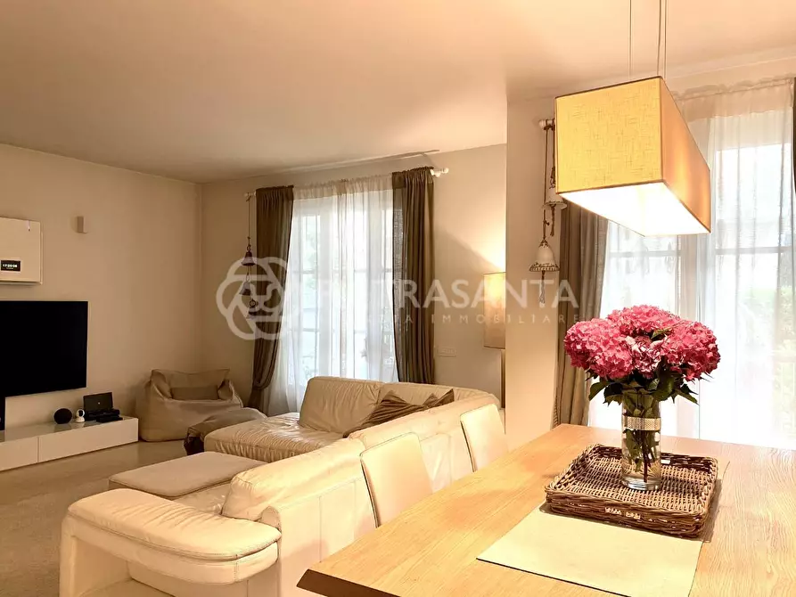Immagine 22 di Villa in vendita  a Pietrasanta