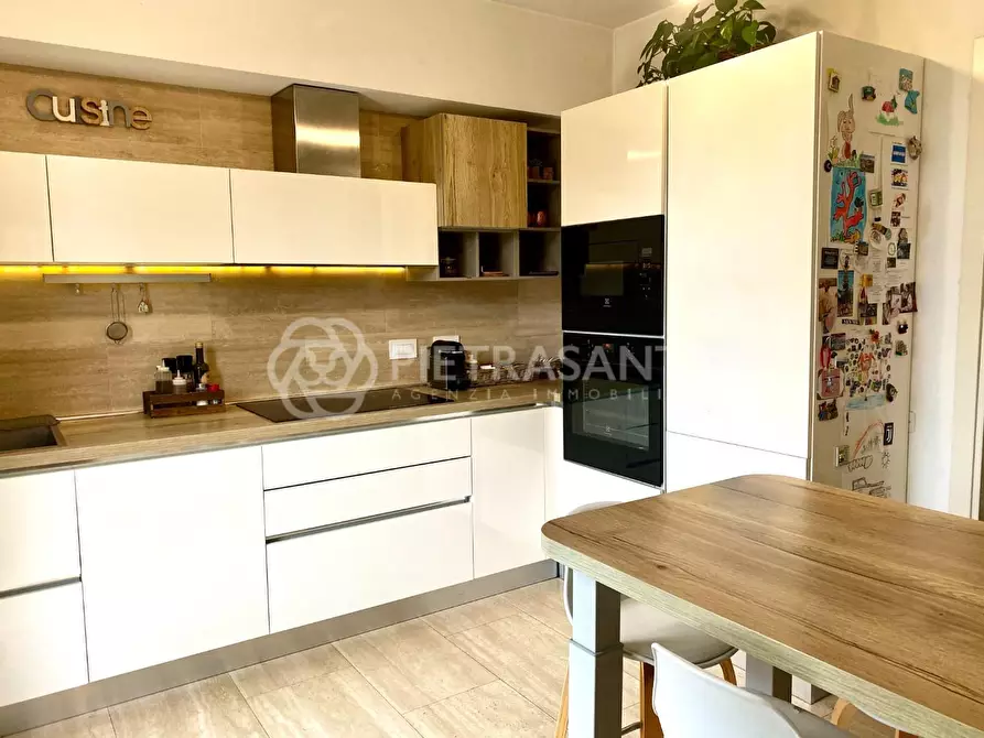Immagine 5 di Villa in vendita  a Pietrasanta
