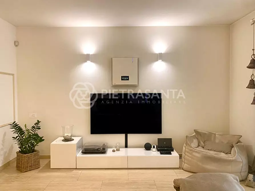 Immagine 13 di Villa in vendita  a Pietrasanta