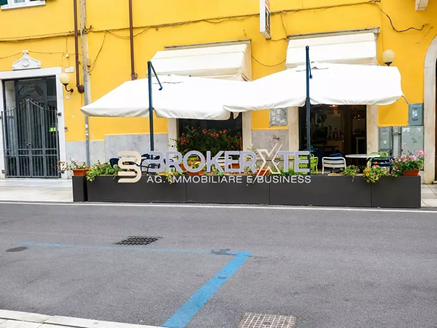 Immagine 5 di Bar / Ristorante in vendita  a Carrara