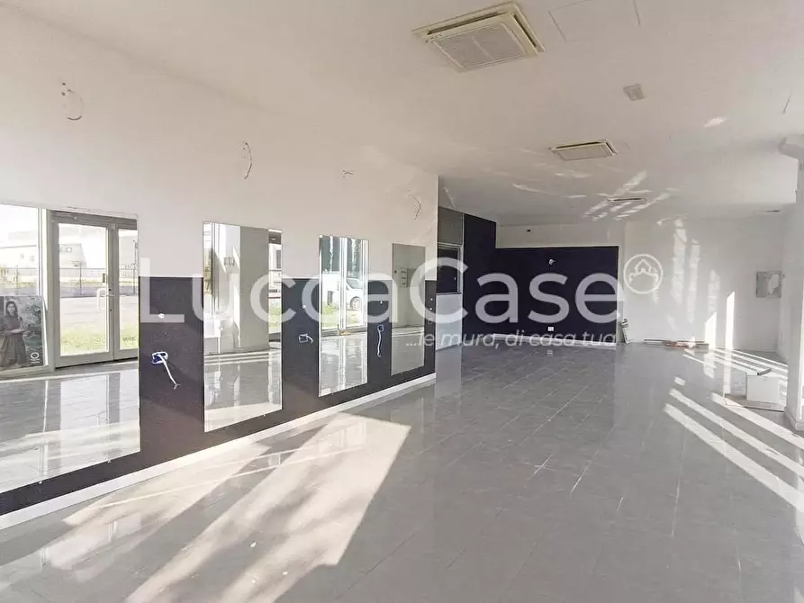 Immagine 3 di Locale commerciale in affitto  a Pisa