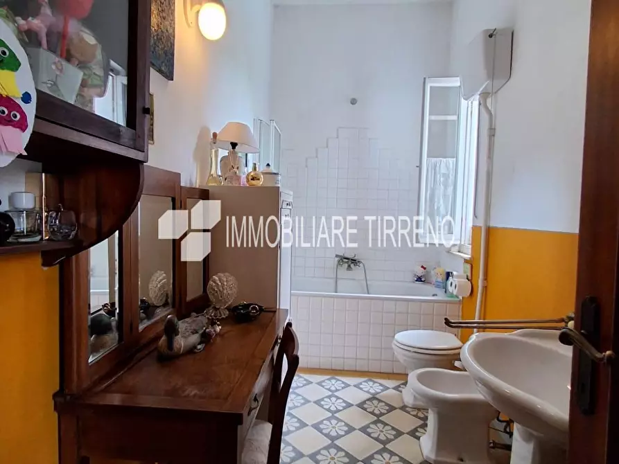Immagine 21 di Casa indipendente in vendita  a Massa
